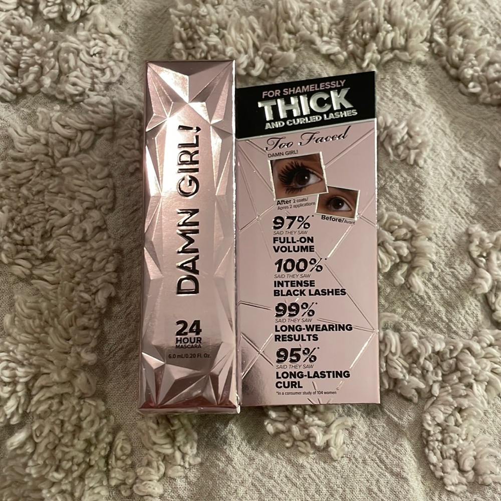 Too Faced Damn Girl! 24 Hour Mascara